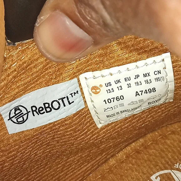 Timberland kids boot, size 13.5, pre loved cond. Waterproof, Unisex - Picture 8 of 9